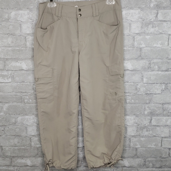The North Face Cargo Capris - Picture 1 of 6